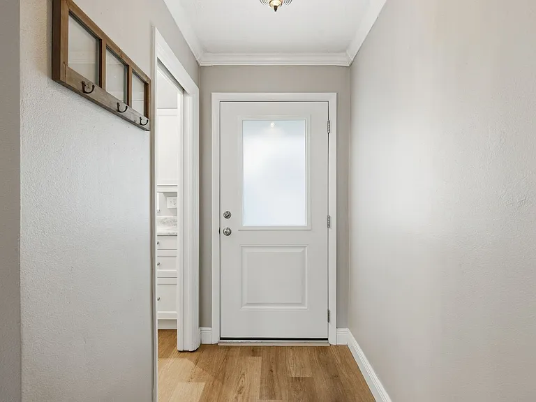 330 Scott Ct — Photo 10