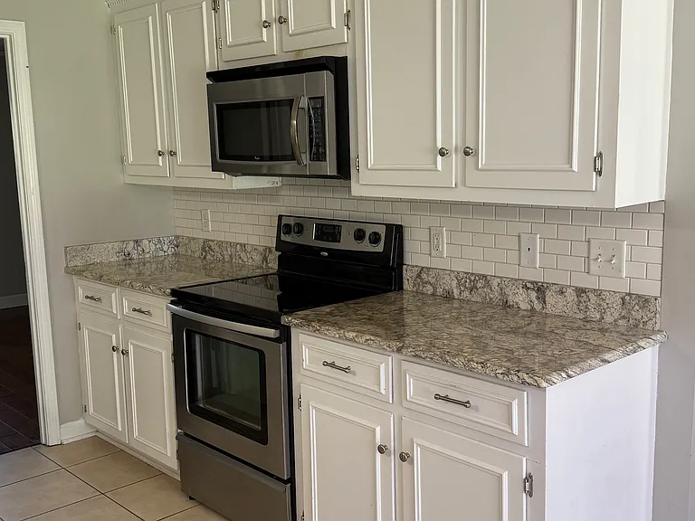 2305 Clematis Trl — Photo 5