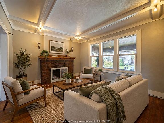 2nd image of 1076 Dougall Ave