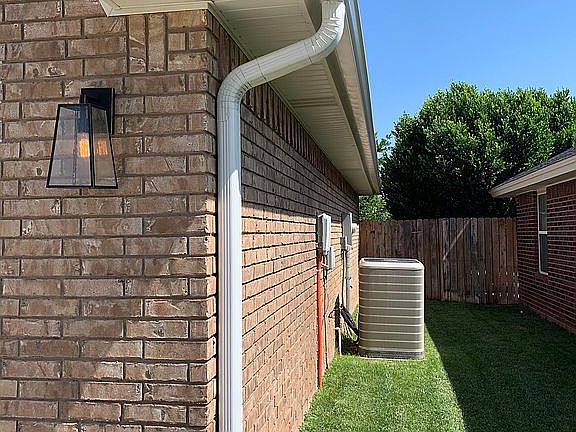 4th image of 2128 Reese Dr