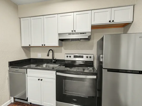 2140 E Crawford St #1, Salina, KS 67401