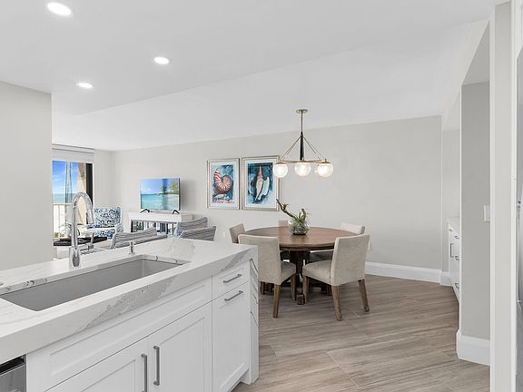 4th image of 260 Seaview Ct APT 1409