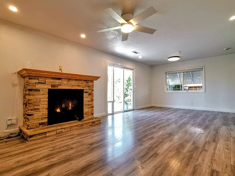 10501 Observatory Dr — Photo 10