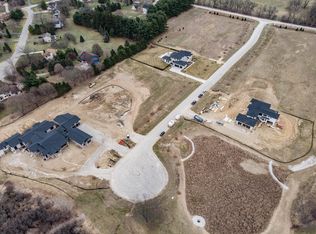 1005 Pine Ridge Ct, Ann Arbor, MI 48103