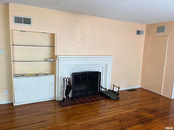 3rd image of 1000 S Johnson Ave