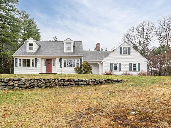 3rd image of 10 Cricket Hill Drive