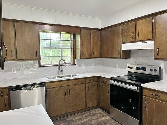 4th image of 104 Iris Cir