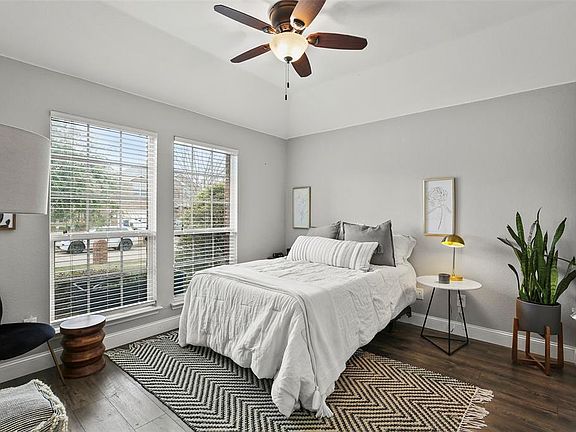 4th image of 2413 Gold Rush Dr