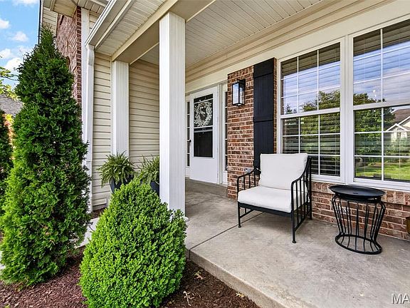 5th image of 1009 Speckledwood Manor Ct