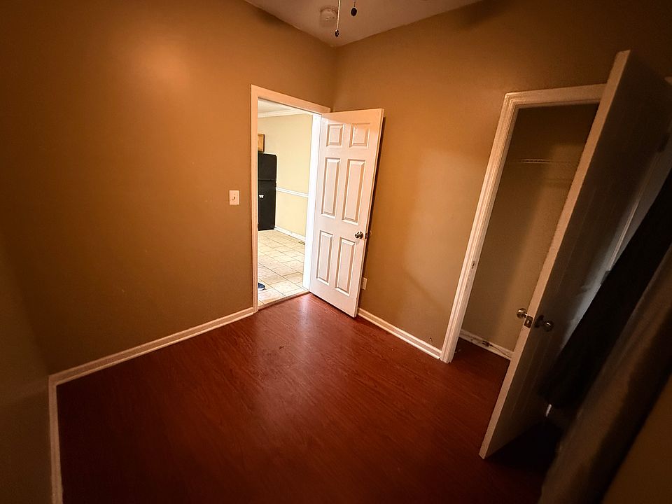 1st image of 207 N 4th St Floor 1