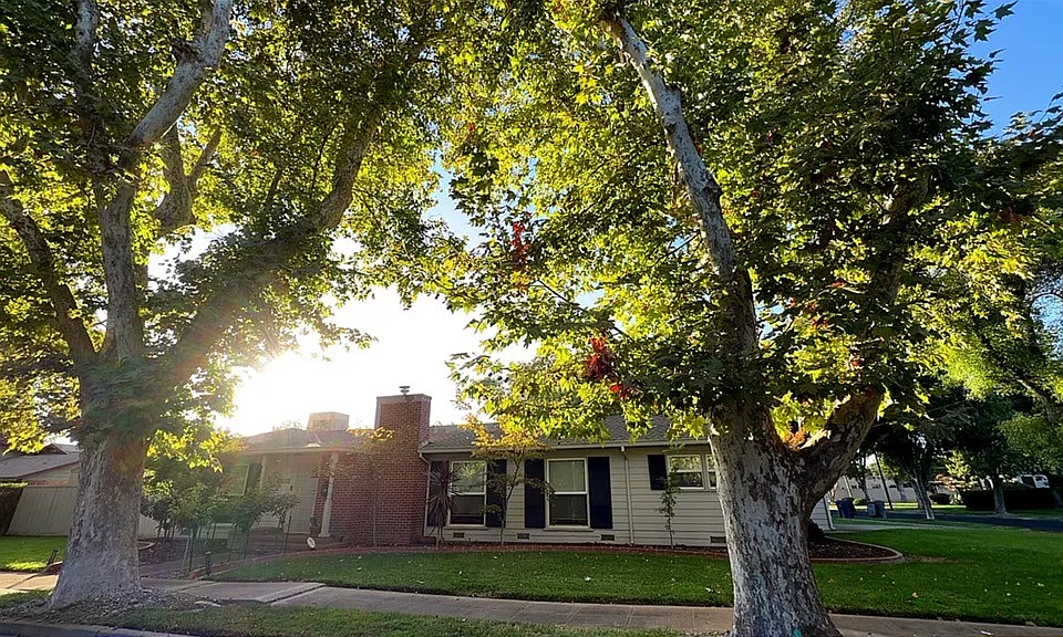 2645 5th Ave