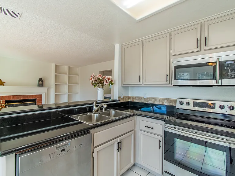 16 Brighton Dr — Photo 11