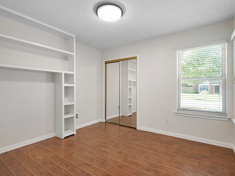 1425 Thistlewood Ln — Photo 15