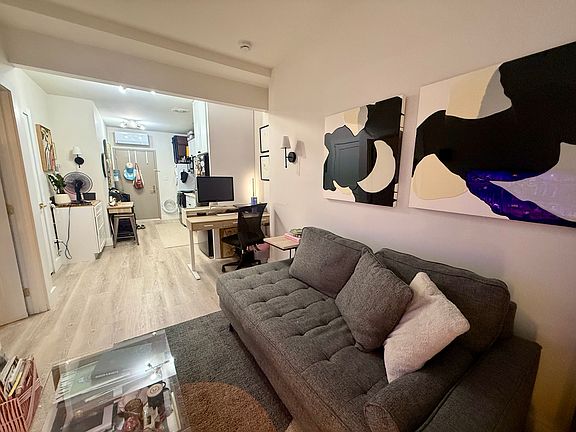 4th image of 952 Bedford Ave #1E