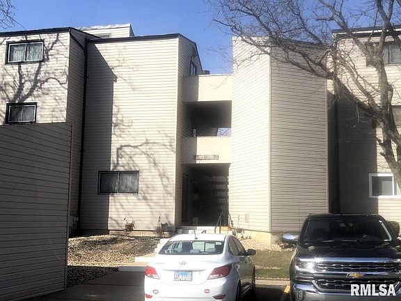 2nd image of 7213 N Lakeside Ct
