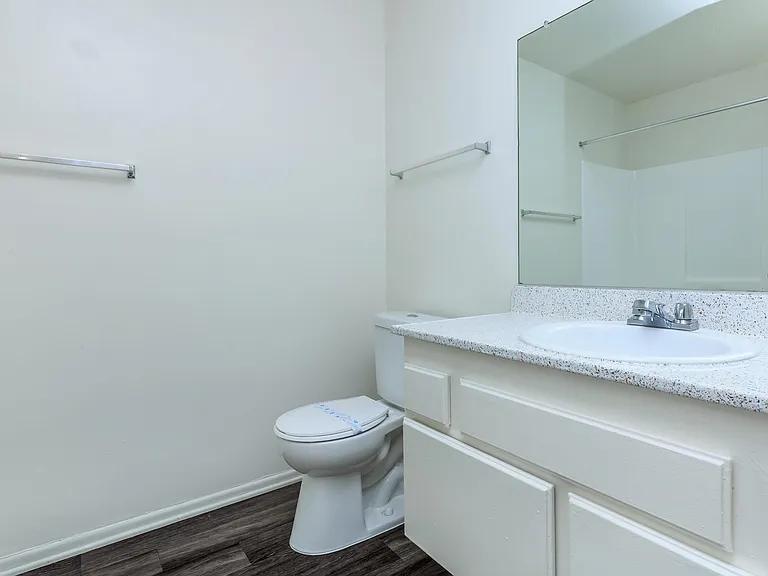Pacific View Apartment Homes — Photo 23