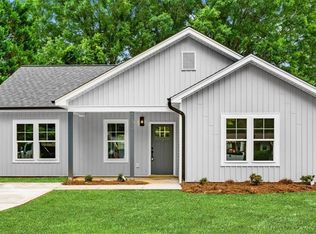 204 Sunset Dr, Eden, NC 27288