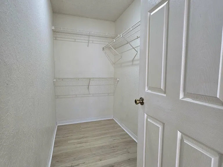 Masterbedroom closet