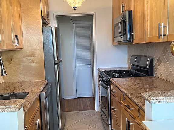 5th image of 601 Kappock St APT 5K