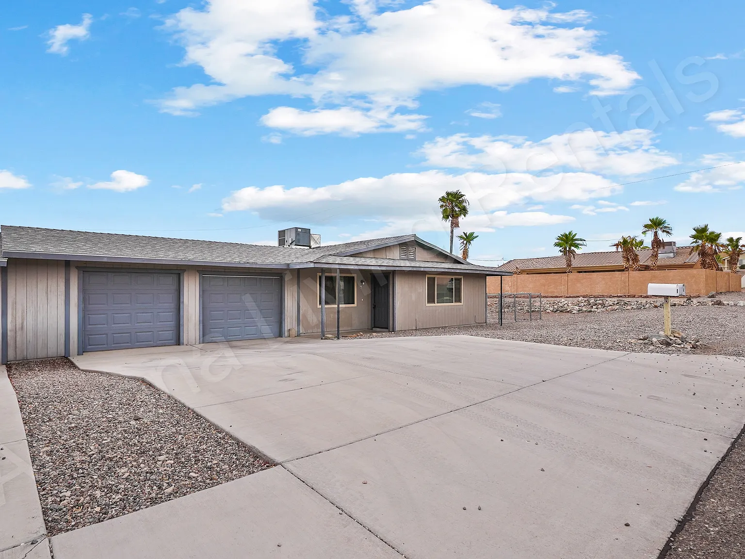 2 bed, 1000 sqft, $995 — Photo 1