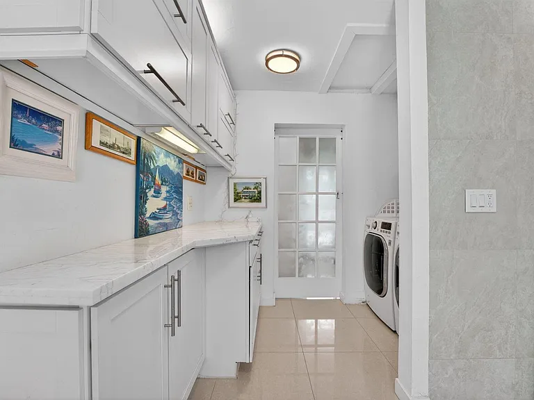 2375 SE 8th St — Photo 30