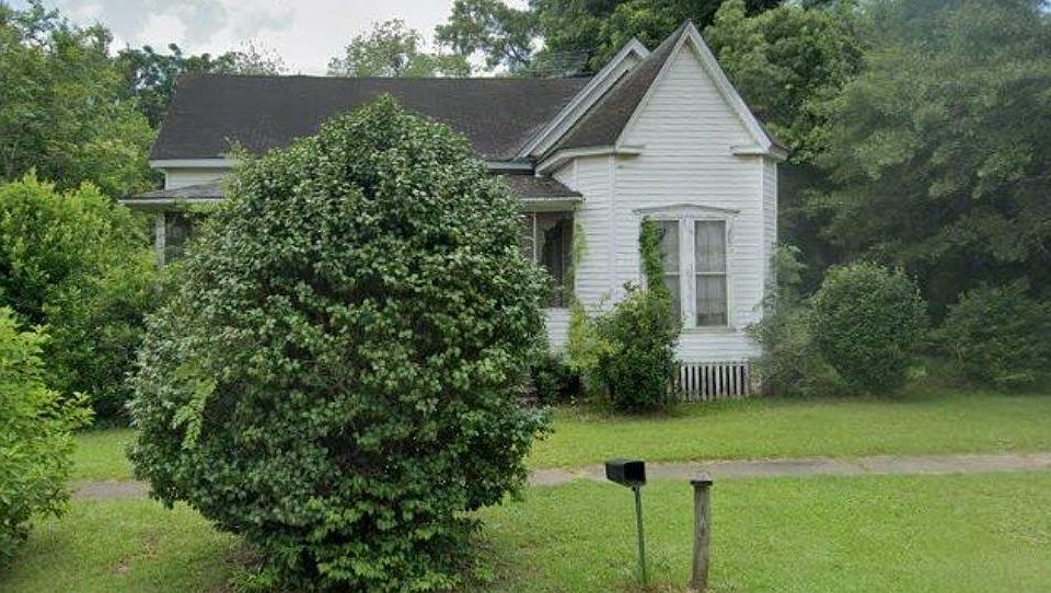 1st image of 202 Main St E