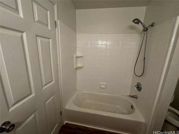 2069 California Ave APT 16E, Wahiawa, HI 96786