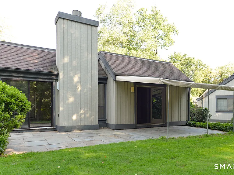 986 Heritage Vlg #A — Photo 2