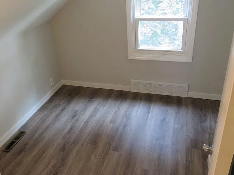 3406 Blakeley Ave — Photo 8