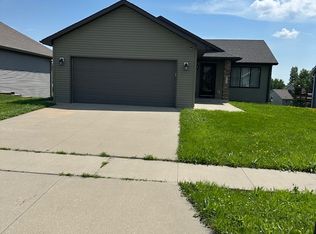 6136 39th Ave NW, Rochester, MN 55901