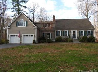 13 Old School House Rd, Clinton, CT 06413