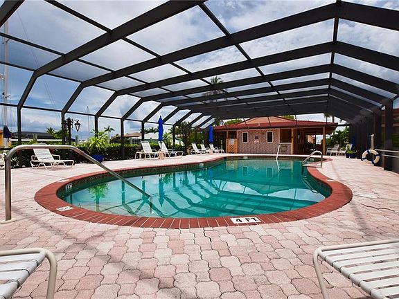 4th image of 1 Colony Point Dr APT 8C