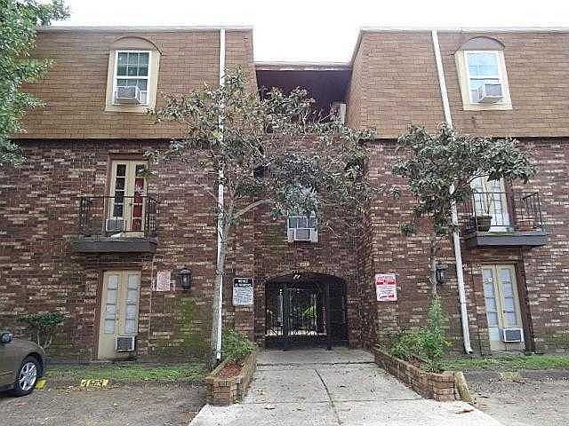 FRONT OF BUILDING