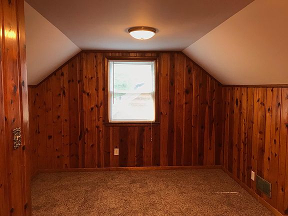 4th image of 20632 Kenmore Ave