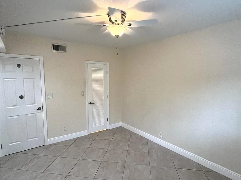 1460 NE 18th St #104 — Photo 54