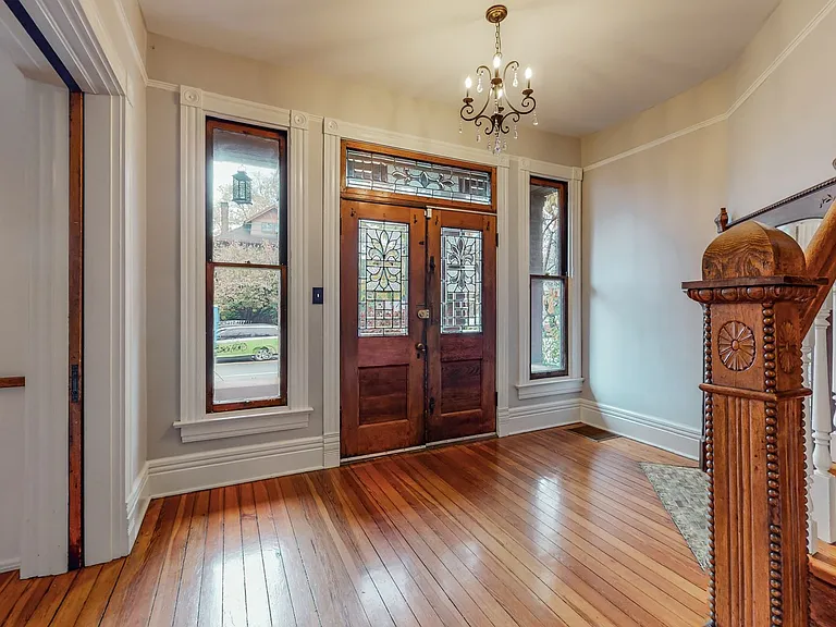 1355 S Brook St — Photo 4