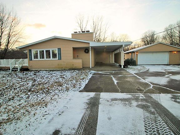 3rd image of 469 Oakwood Cir