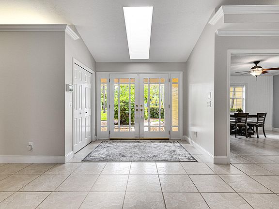 5th image of 5125 SW Bimini Circle S