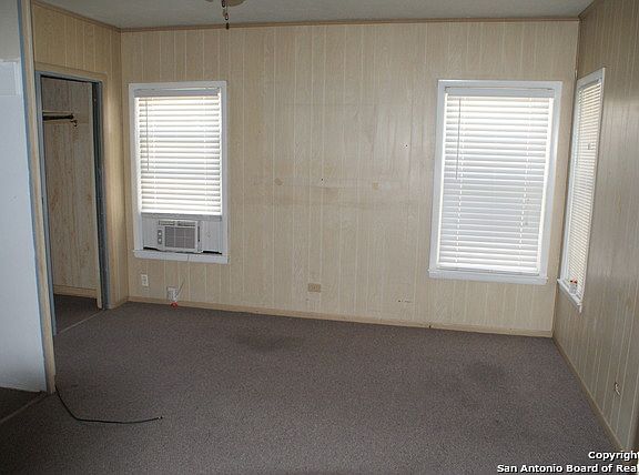 5th image of 1538 W Lullwood Ave