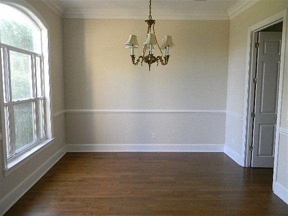 4th image of 9131 Shoal Creek Dr