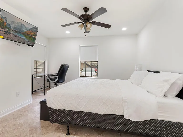 2750 Holly Hall St #1111 — Photo 9