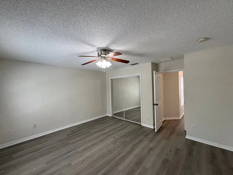 3548 Peppervine Dr — Photo 32