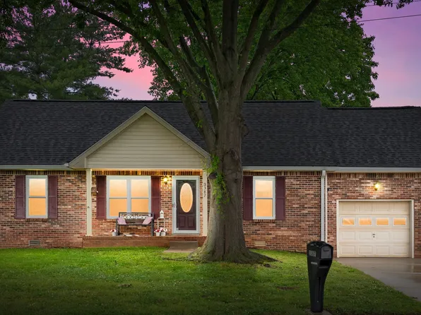 3387 Oak Park Dr, Clarksville, TN 37042