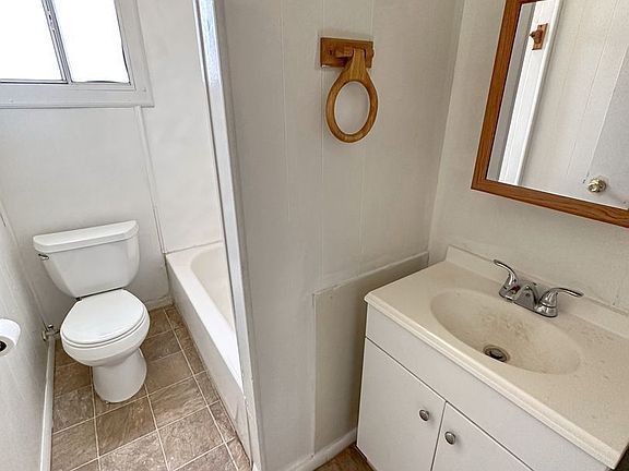 5th image of 3719 E Fairmount St #8