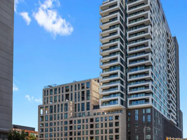 1650 Silver Hill Dr #1404, McLean, VA 22102