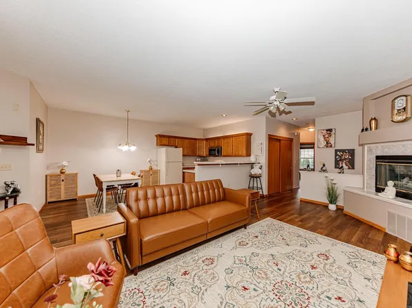 11200 W Gilbert AVENUE #D, Wauwatosa, WI 53226