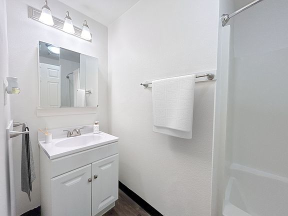 4th image of 1420 Boylston Ave APT 3