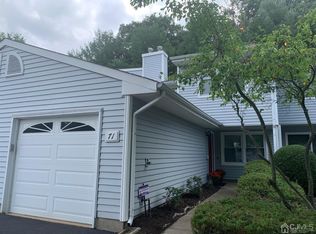 71 Woodmere Dr, Parlin, NJ 08859