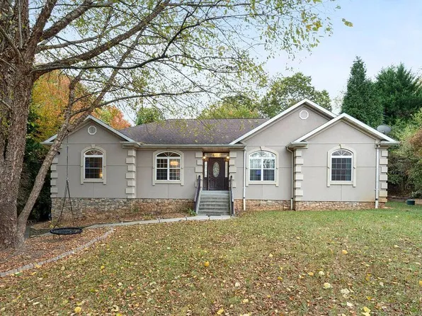 15 Holly Hill Ct, Asheville, NC 28806