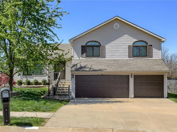 8740 N Paris Ave, Kansas City, MO 64153